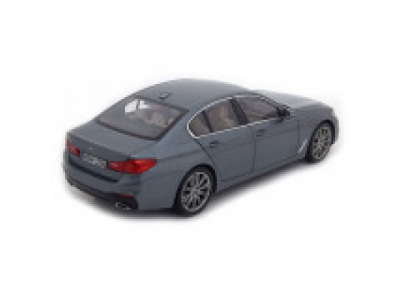 Модель автомобиля BMW 530i Limousine (G30), 1:18 Scale, Bluestone Metallic от BMW Модель автомобиля BMW 530i Limousine (G30), 1:18 Scale, Bluestone Metallic